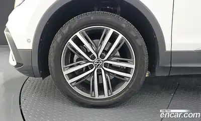 Volkswagen Tiguan 2022 2.0 гидро в Москве № 168652, миниатюра 5