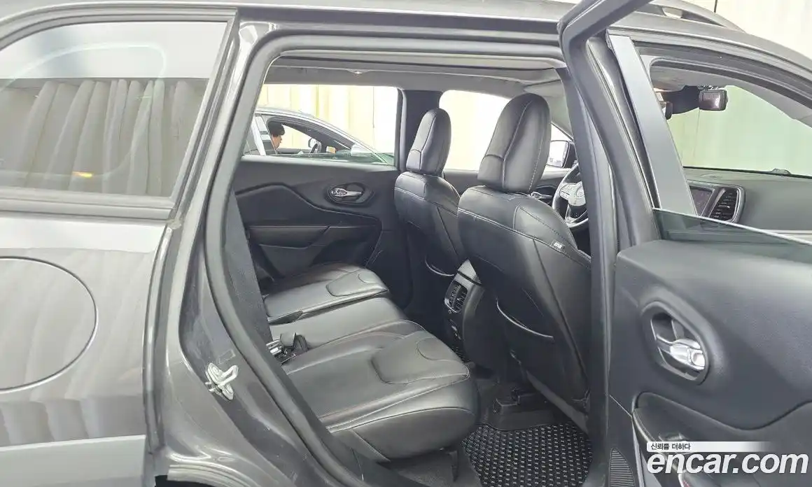 Jeep Cherokee 2020 3.2 гидро в Москве № 169553, фото 12