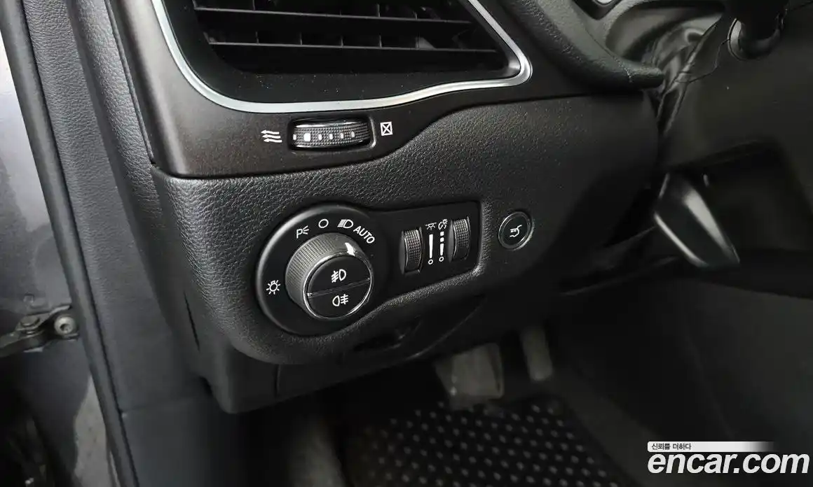 Jeep Cherokee 2020 3.2 гидро в Москве № 169553, фото 17