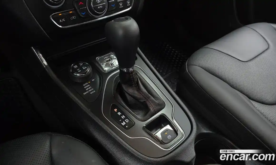Jeep Cherokee 2020 3.2 гидро в Москве № 169553, фото 9