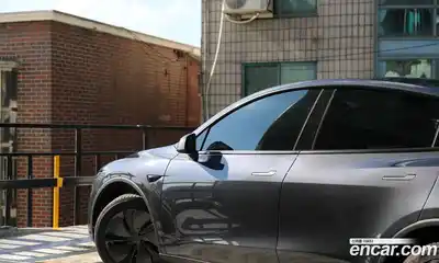 Tesla Model Y 2025 гидро в Москве № 214454, миниатюра 2