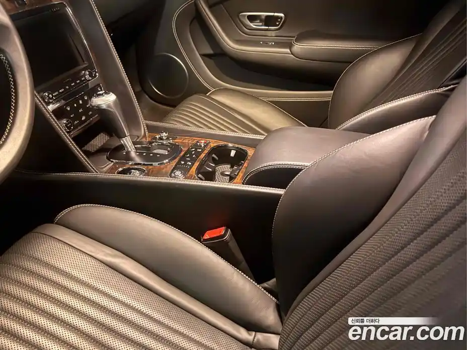 Bentley Continental 2017 4.0 гидро в Москве № 1151649, фото 7