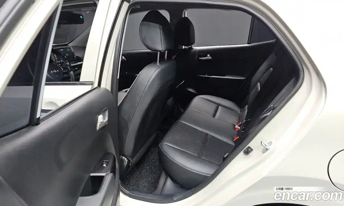 Kia Morning 2023 1.0 Автомат в Москве № 1245241, фото 11