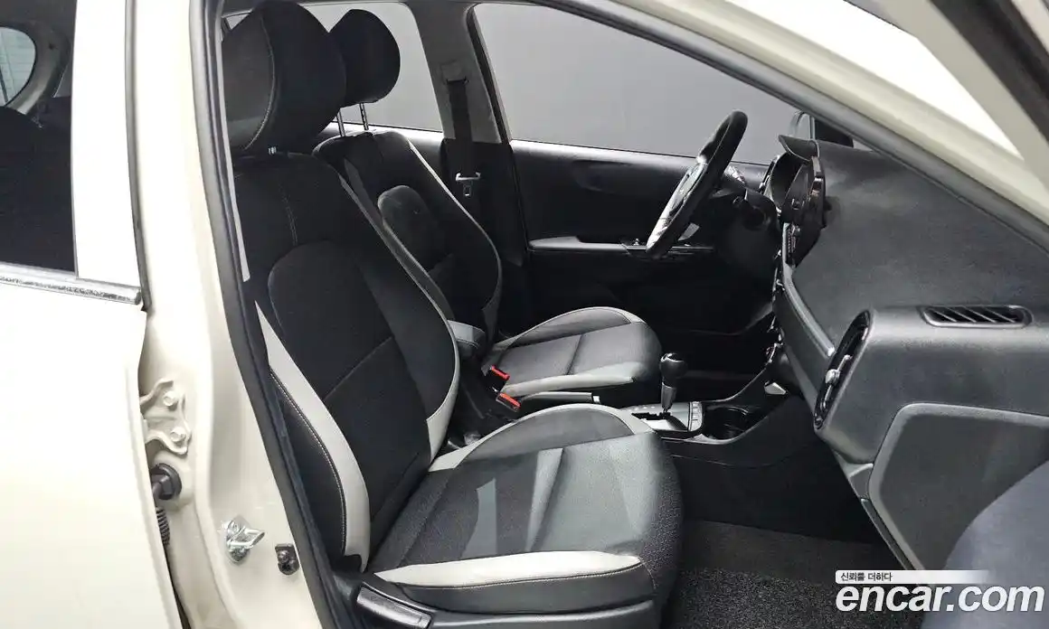 Kia Morning 2023 1.0 Автомат в Москве № 1245241, фото 18