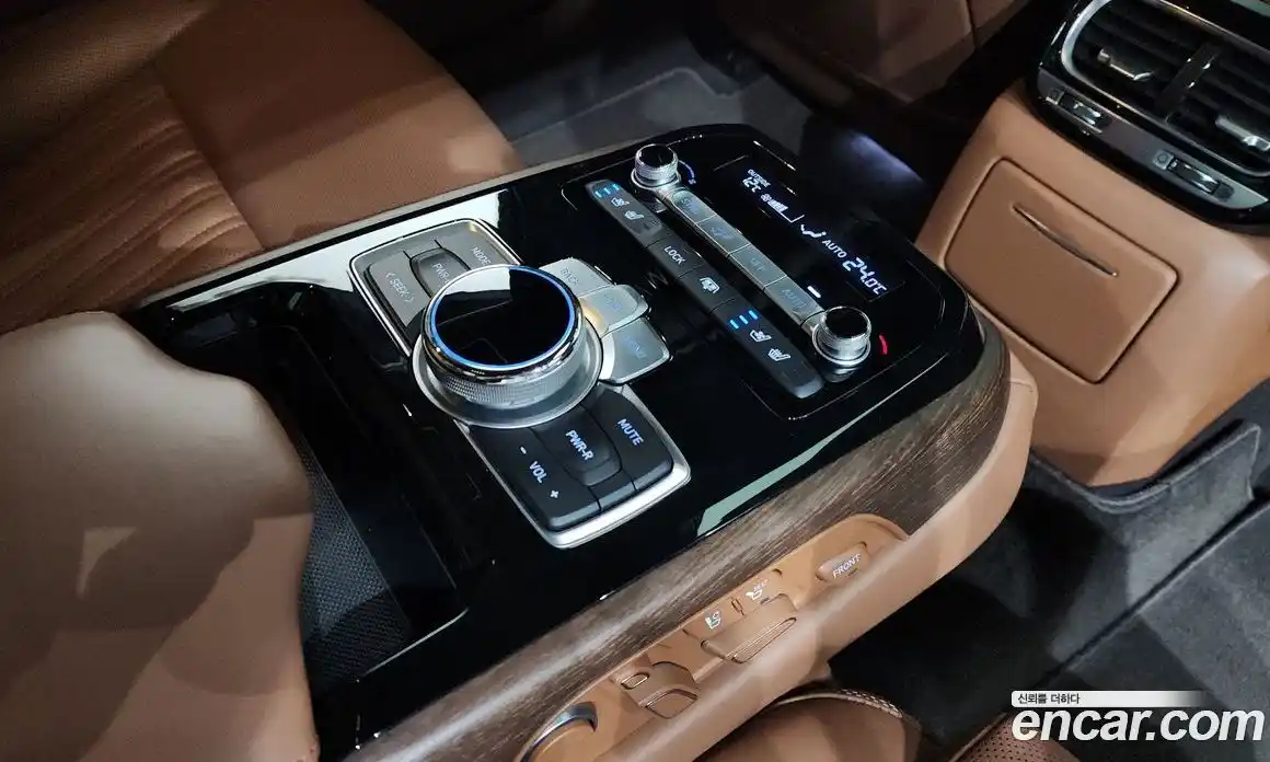 Genesis G90 2019 5.0 Автомат в Москве № 1245600, фото 20
