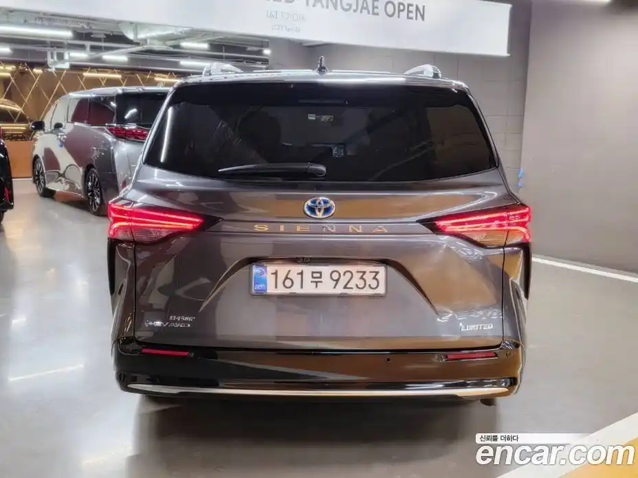 Toyota Sienna 2025 2.5 гидро в Москве № 1245873, фото 3