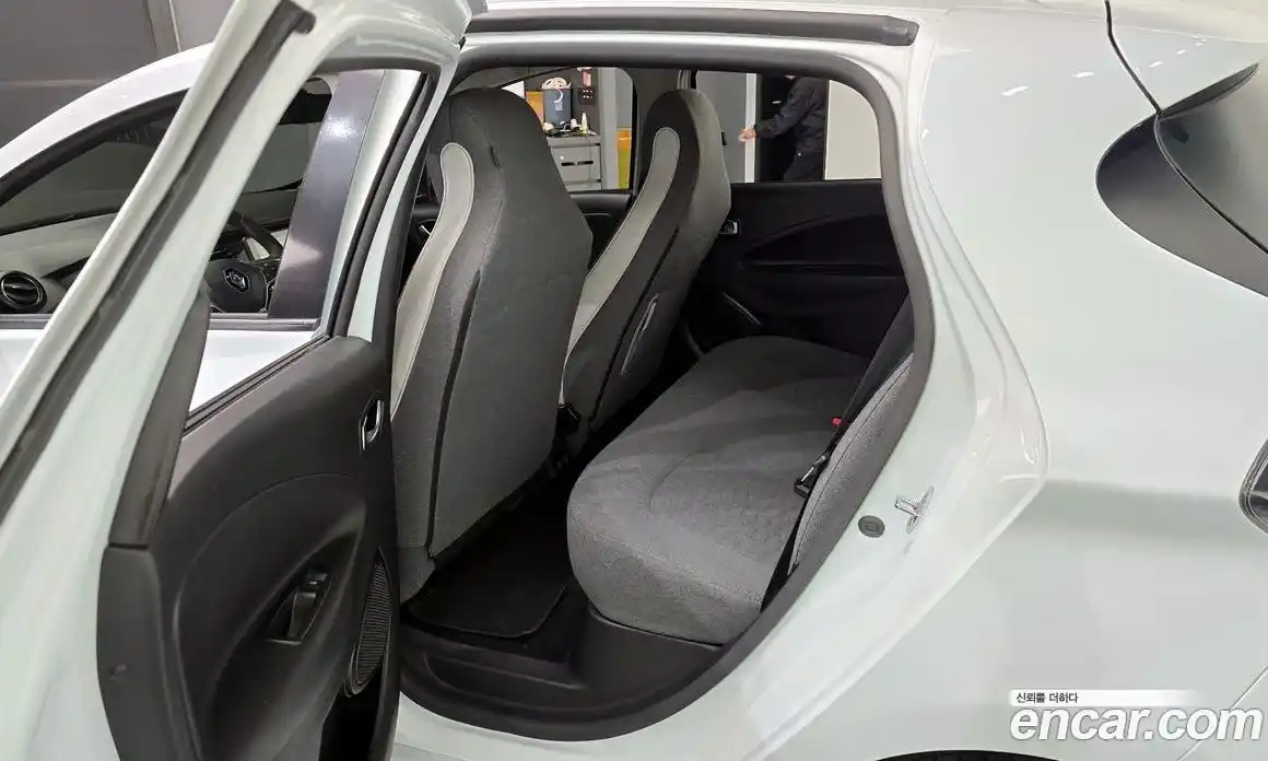 Renault Zoe 2021 0.2 гидро в Москве № 1247622, фото 11
