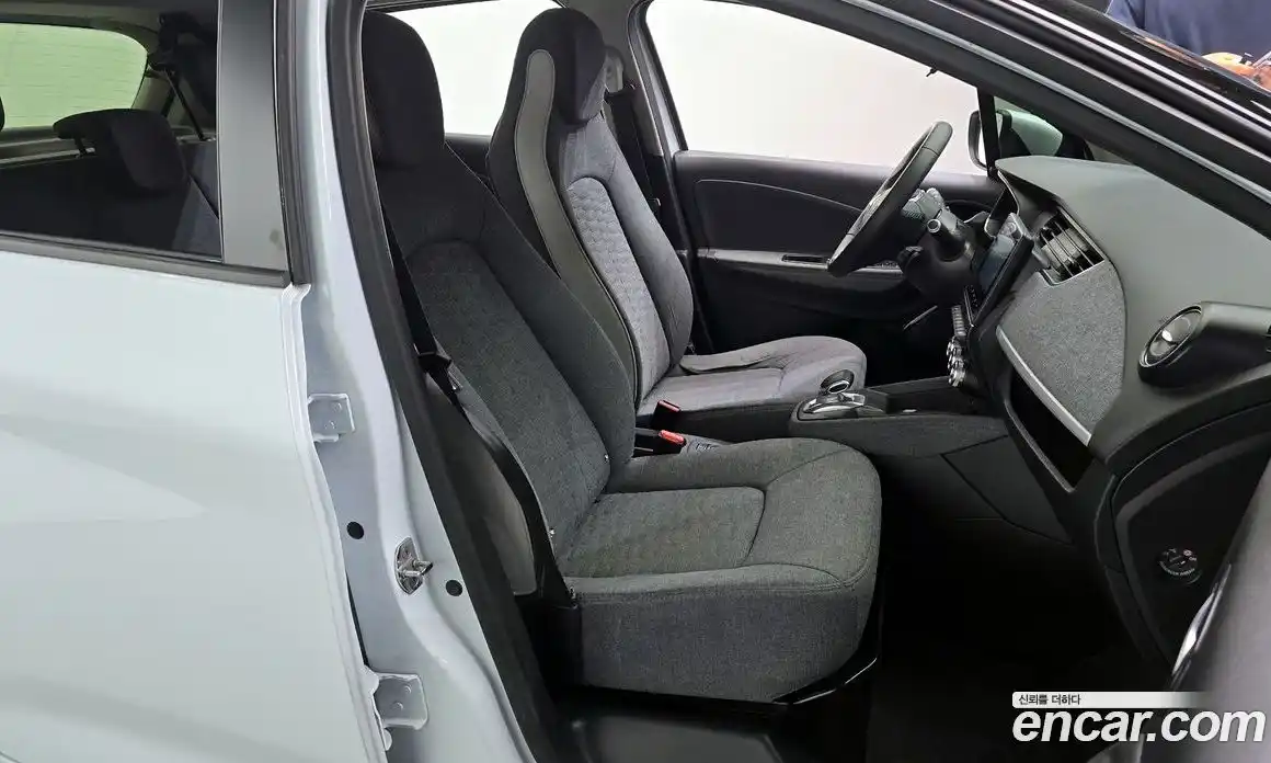 Renault Zoe 2021 0.2 гидро в Москве № 1247622, фото 12