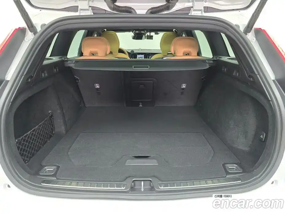 Volvo V60 2022 2.0 гидро в Москве № 1250292, фото 19
