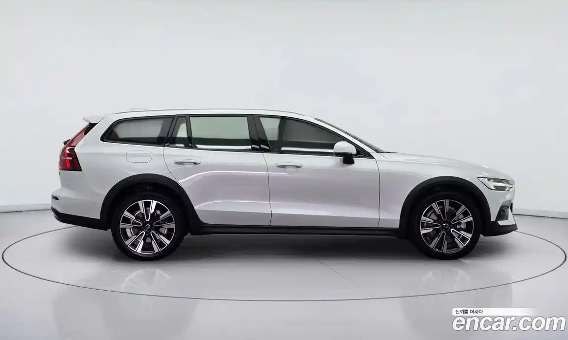 Volvo V60 2022 2.0 гидро в Москве № 1250292, фото 4
