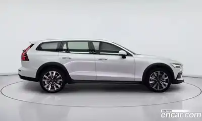 Volvo V60 2022 2.0 гидро в Москве № 1250292, миниатюра 4
