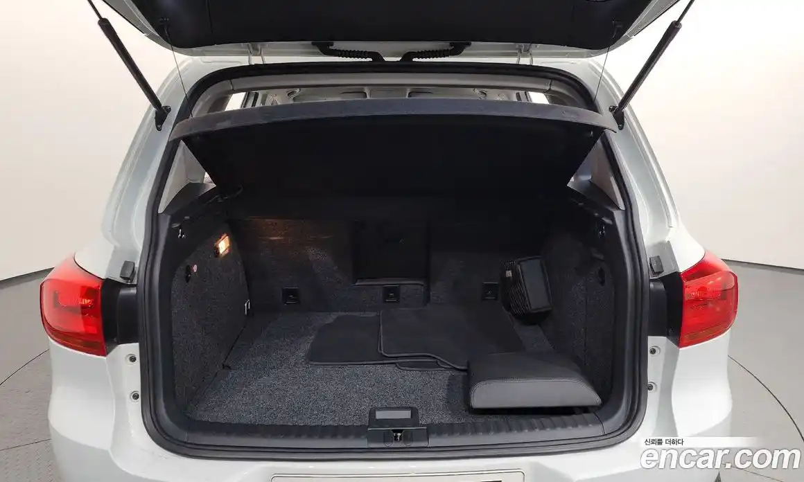 Volkswagen Tiguan 2015 2.0 гидро в Москве № 1251184, фото 20