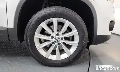 Volkswagen Tiguan 2015 2.0 гидро в Москве № 1251184, миниатюра 5