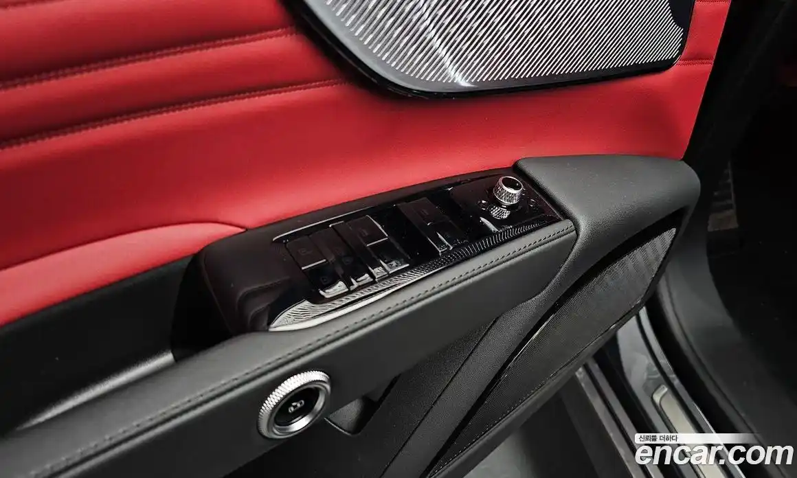 Maserati Grecale 2023 2.0 гидро в Москве № 1253218, фото 16