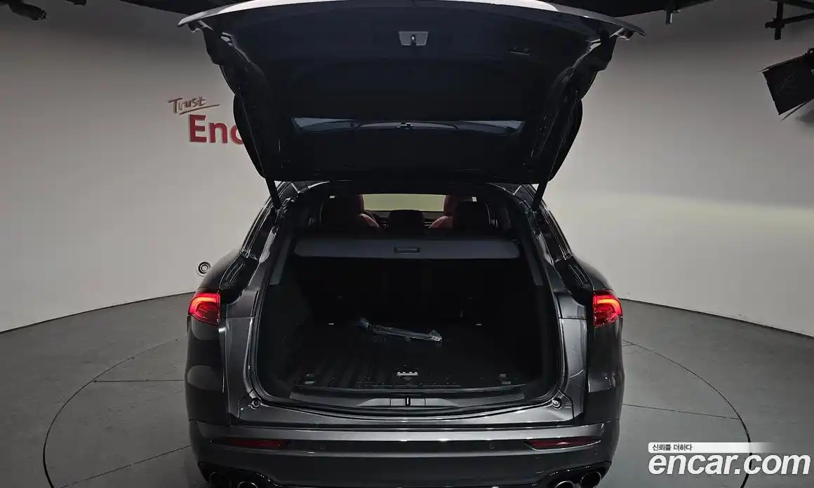 Maserati Grecale 2023 2.0 гидро в Москве № 1253218, фото 19