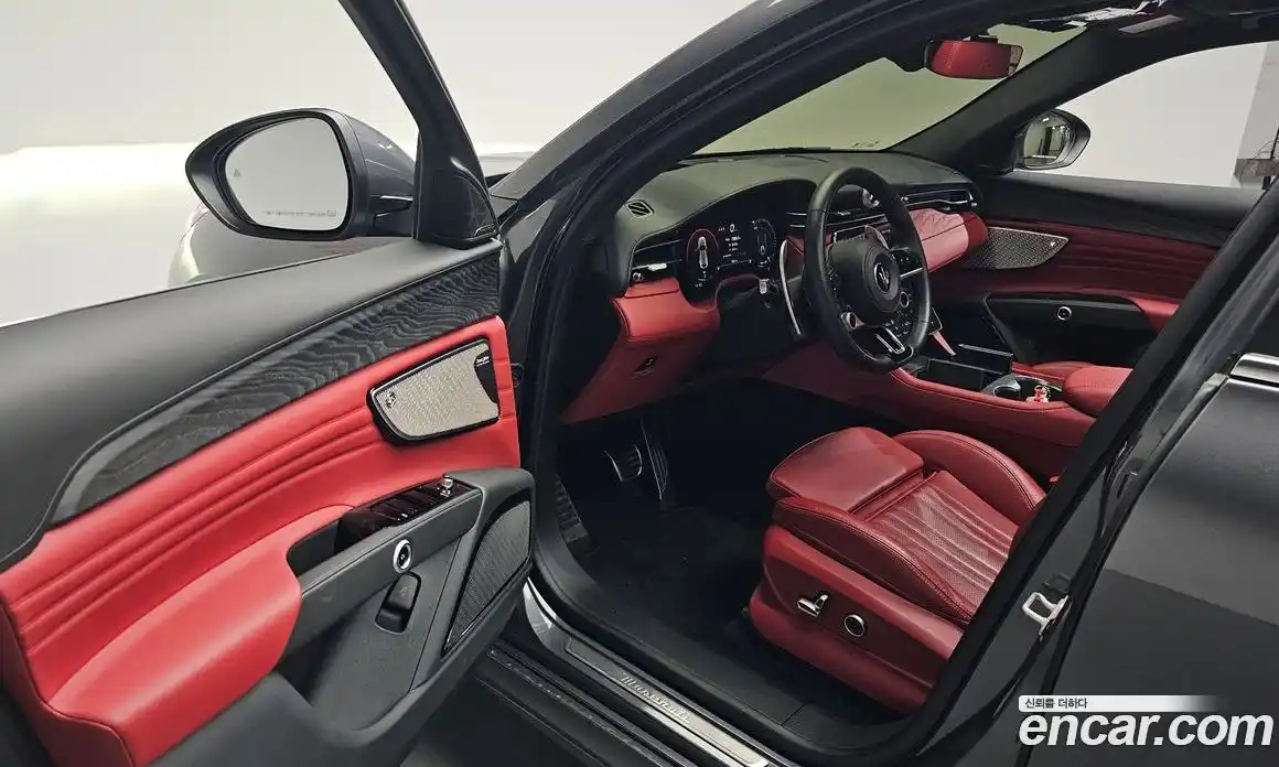 Maserati Grecale 2023 2.0 гидро в Москве № 1253218, фото 9