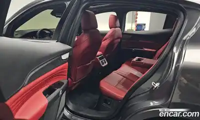 Maserati Grecale 2023 2.0 гидро в Москве № 1253218, миниатюра 10