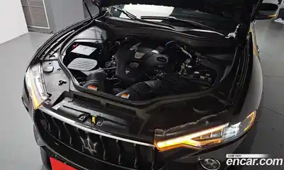 Maserati Levante 2022 3.0 гидро в Москве № 1253337, миниатюра 5