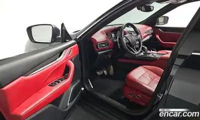 Maserati Levante 2022 3.0 гидро в Москве № 1253337, миниатюра 9