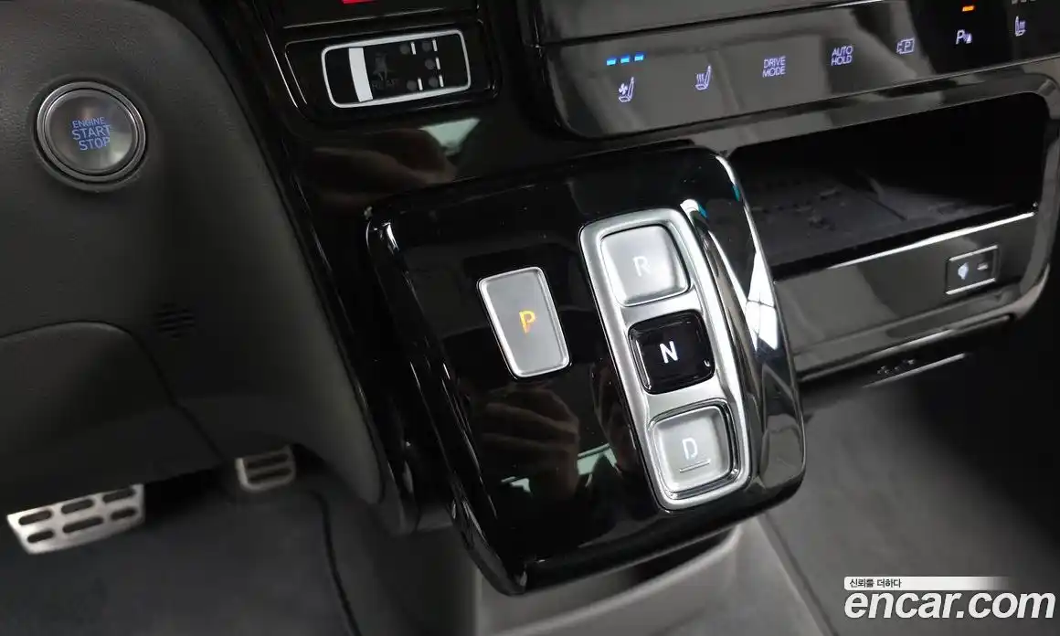 Hyundai Staria 2024 1.6 гидро в Москве № 1277952, фото 9