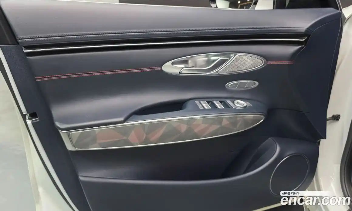 Genesis GV70 2023 2.5 Автомат в Москве № 1278305, фото 17