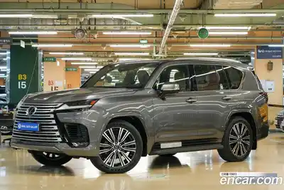Lexus LX, 2025
