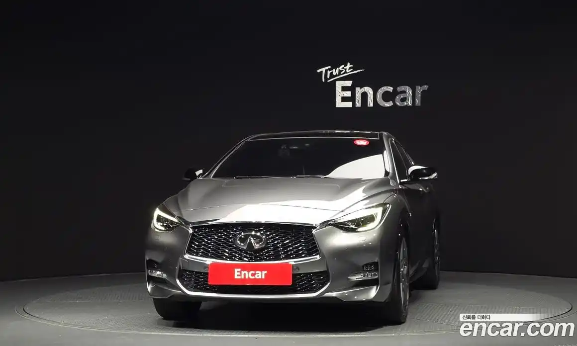Infiniti Q30 2019 2.0 гидро в Москве № 1283559, фото 3
