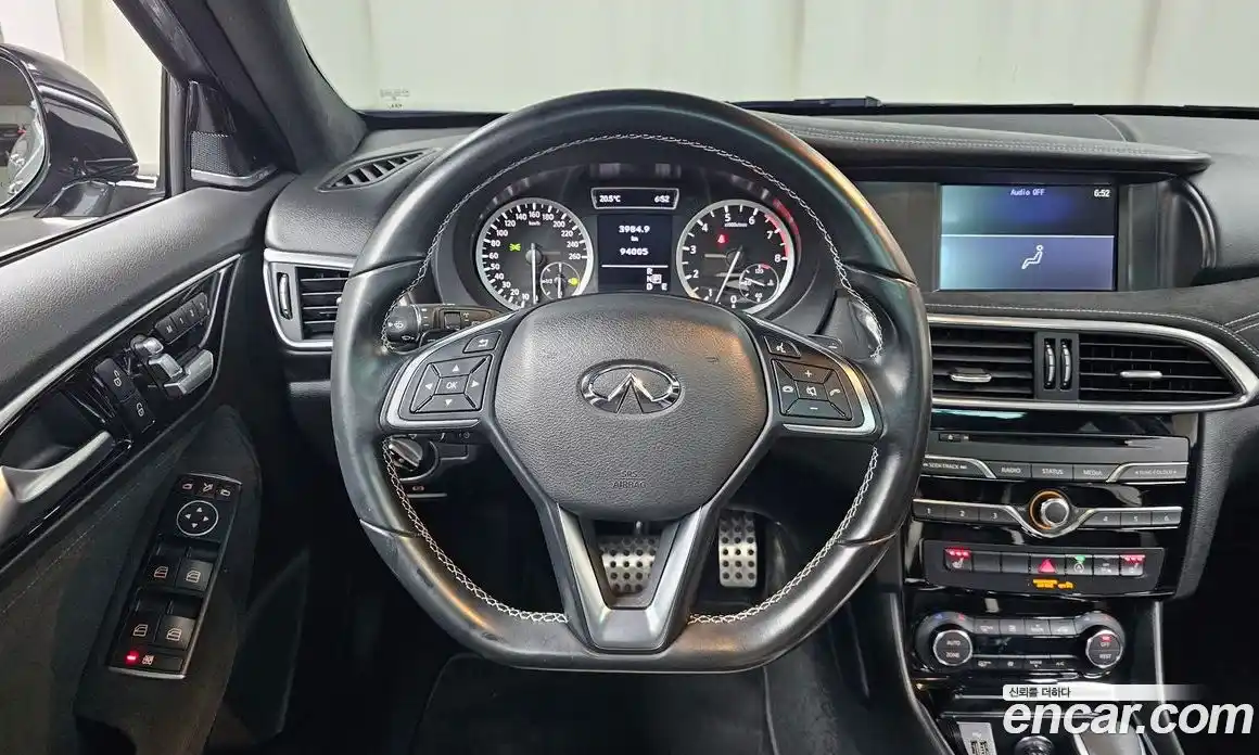 Infiniti Q30 2017 2.0 гидро в Москве № 1283597, фото 13