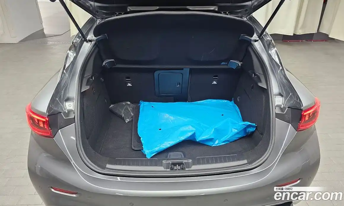 Infiniti Q30 2017 2.0 гидро в Москве № 1283597, фото 20