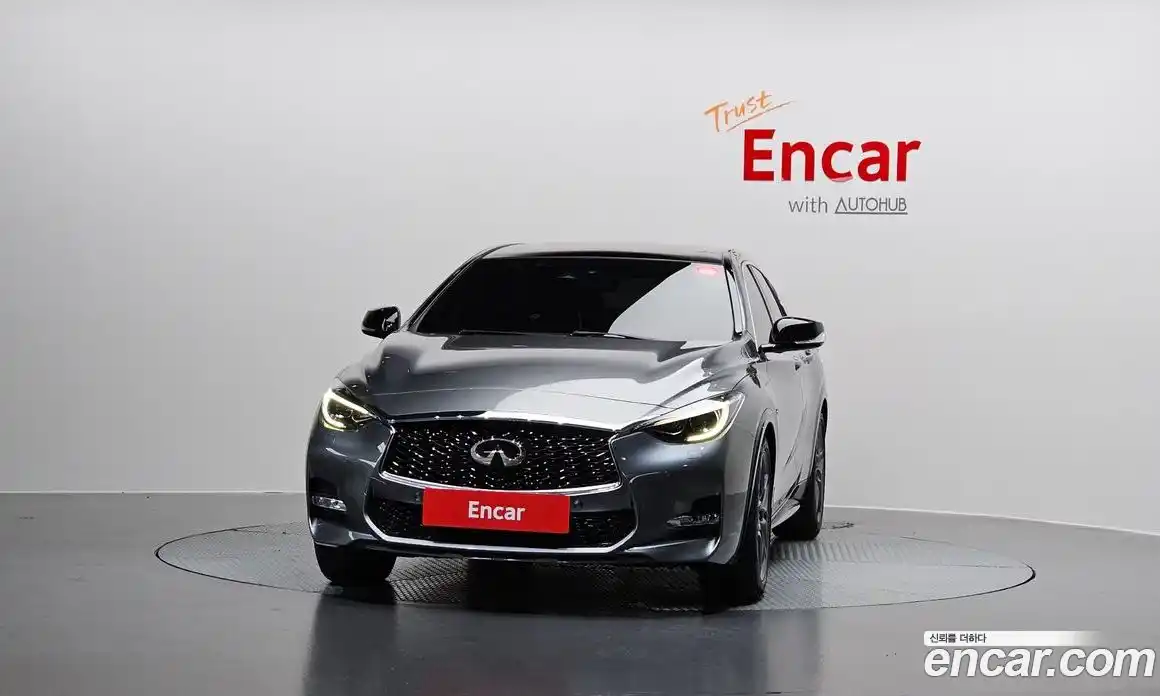 Infiniti Q30 2017 2.0 гидро в Москве № 1283597, фото 3