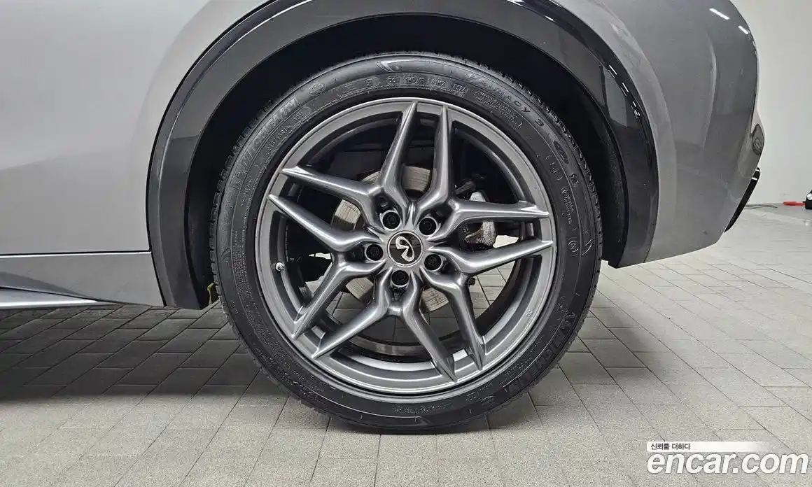 Infiniti Q30 2017 2.0 гидро в Москве № 1283597, фото 5