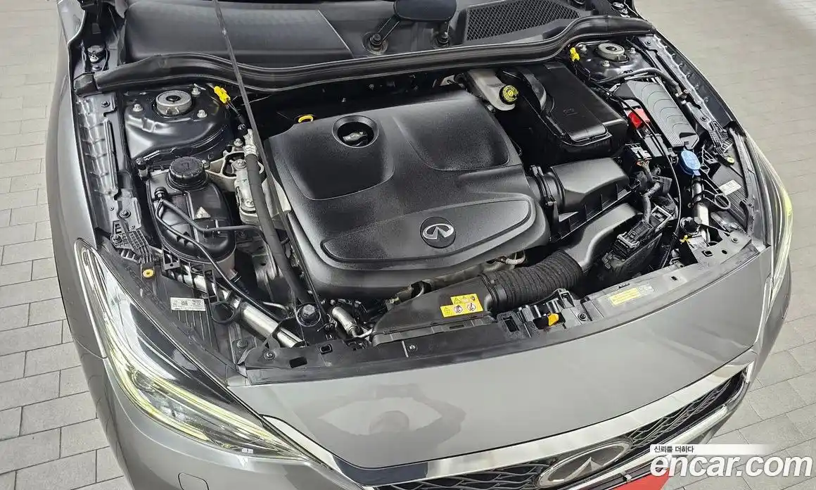 Infiniti Q30 2017 2.0 гидро в Москве № 1283597, фото 6