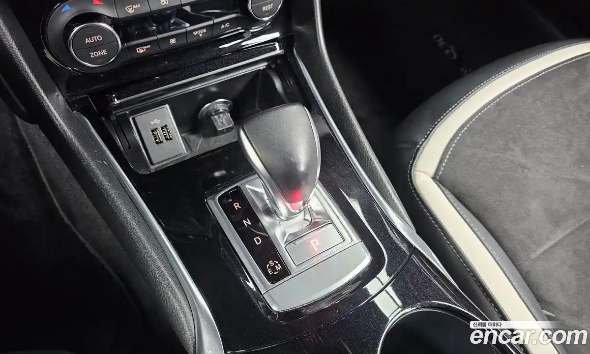 Infiniti Q30 2017 2.0 гидро в Москве № 1283597, фото 9
