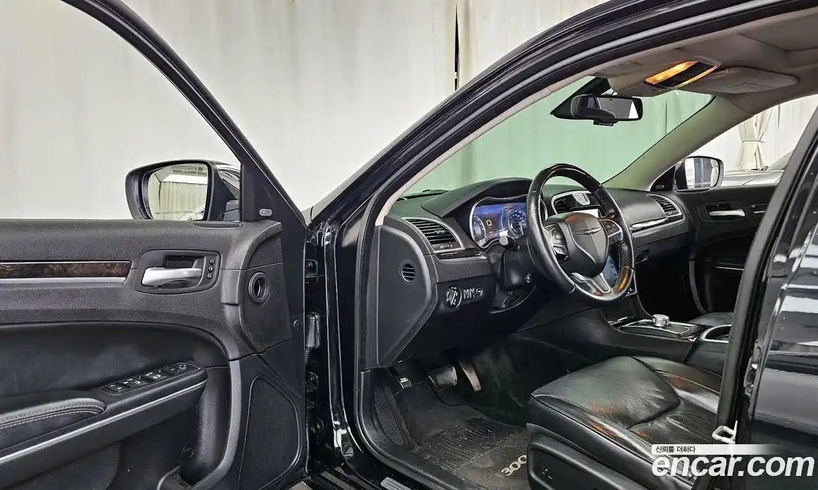 Chrysler 300C 2015 3.6 гидро в Москве № 1283920, фото 10