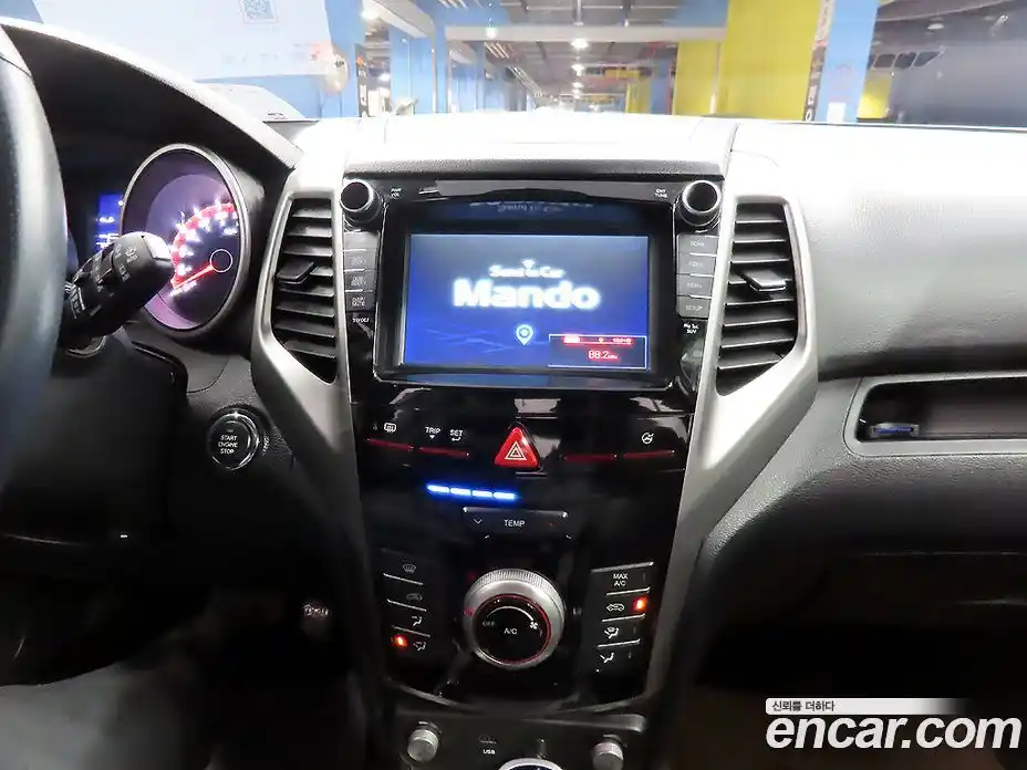 SsangYong TIBOLI 2016 1.6 Автомат в Москве № 1289799, фото 12