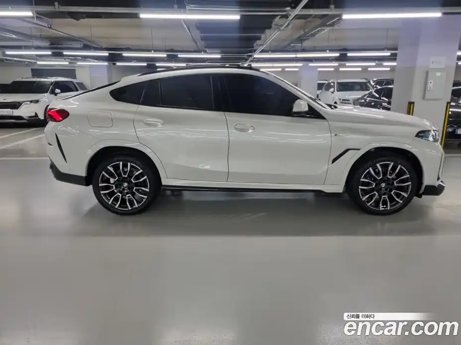 BMW X6 2023 3.0 Автомат в Москве № 1290526, фото 3