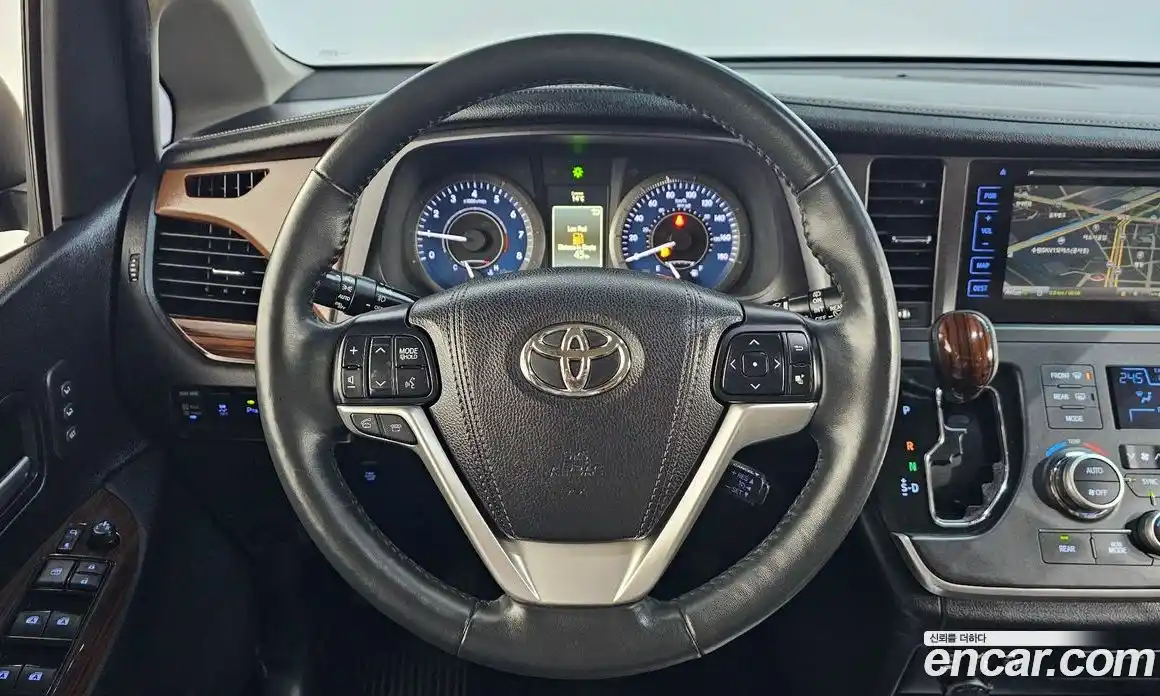 Toyota Sienna 2017 3.5 гидро в Москве № 1290575, фото 12