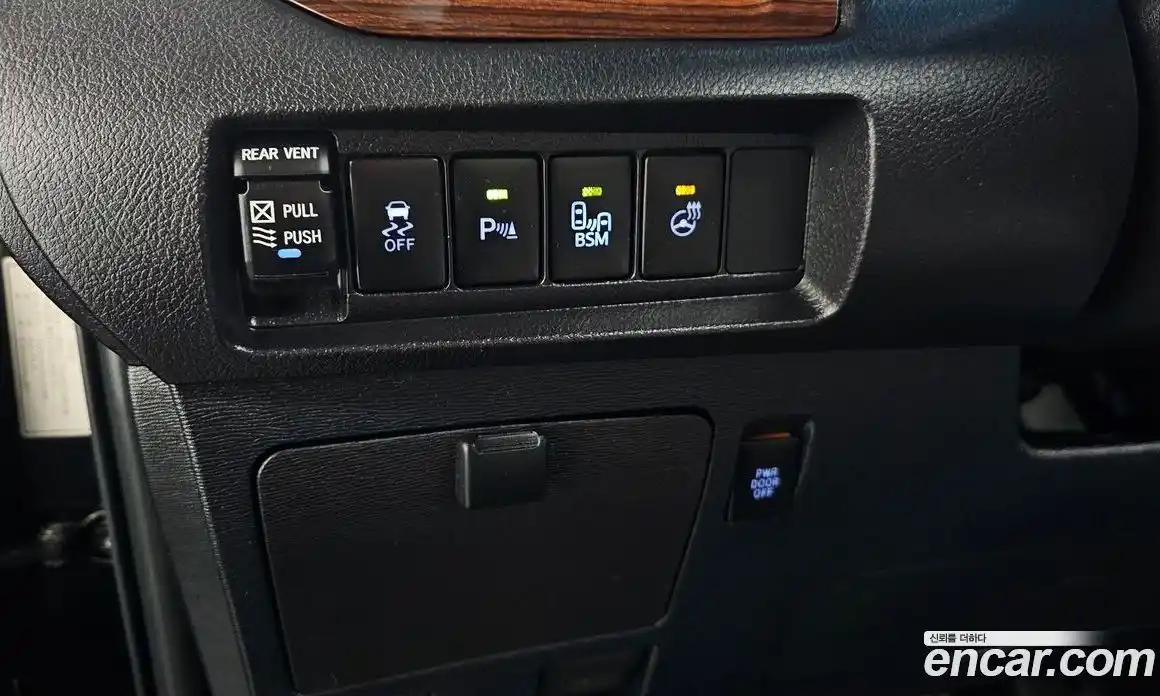 Toyota Sienna 2017 3.5 гидро в Москве № 1290575, фото 17