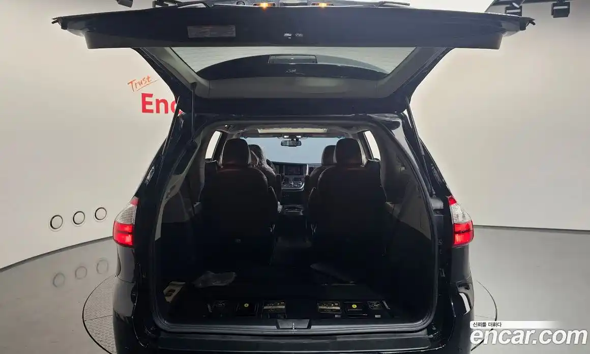 Toyota Sienna 2017 3.5 гидро в Москве № 1290575, фото 20