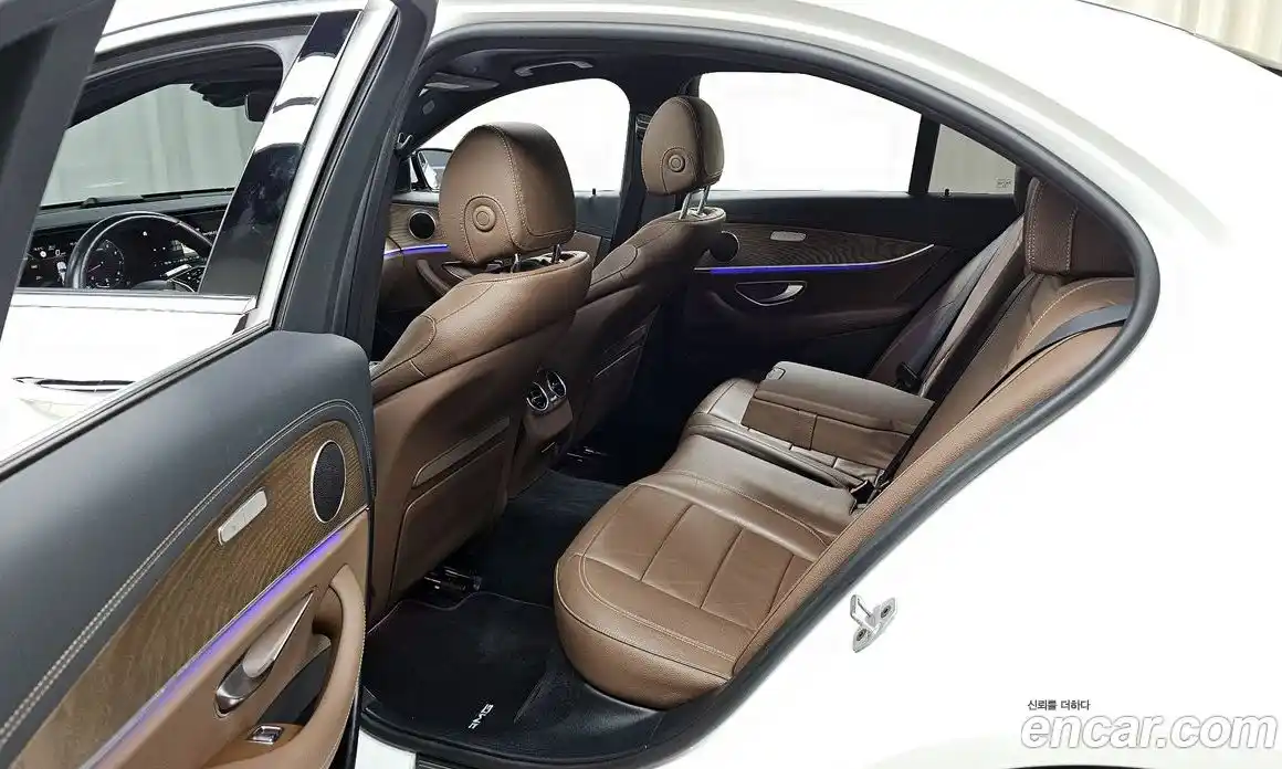 Mercedes-Benz E-Class 2021 2.0 гидро в Москве, фото 11