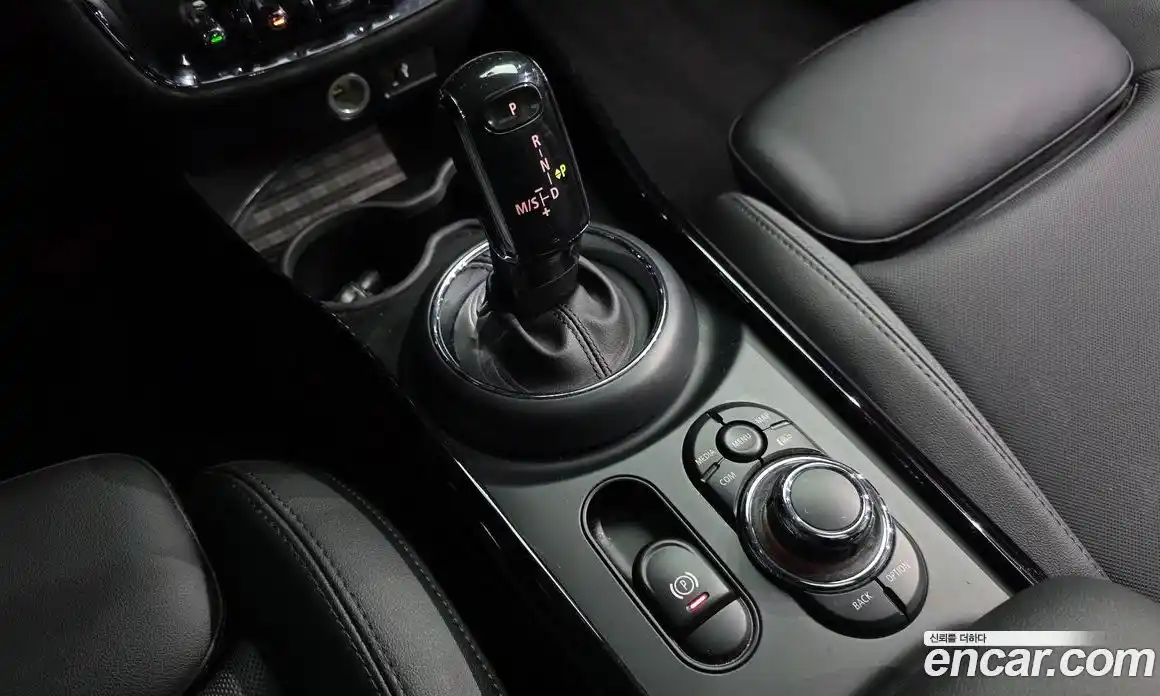 Mini Clubman 2022 1.5 гидро в Москве № 1293359, фото 9