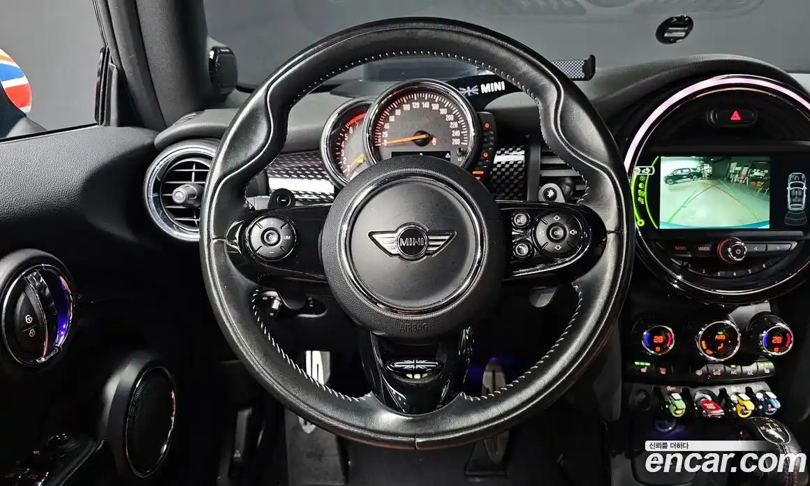 Mini Cooper Convertible 2016 2.0 гидро в Москве № 1293395, фото 13