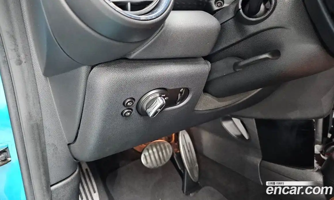 Mini Cooper Convertible 2016 2.0 гидро в Москве № 1293395, фото 18