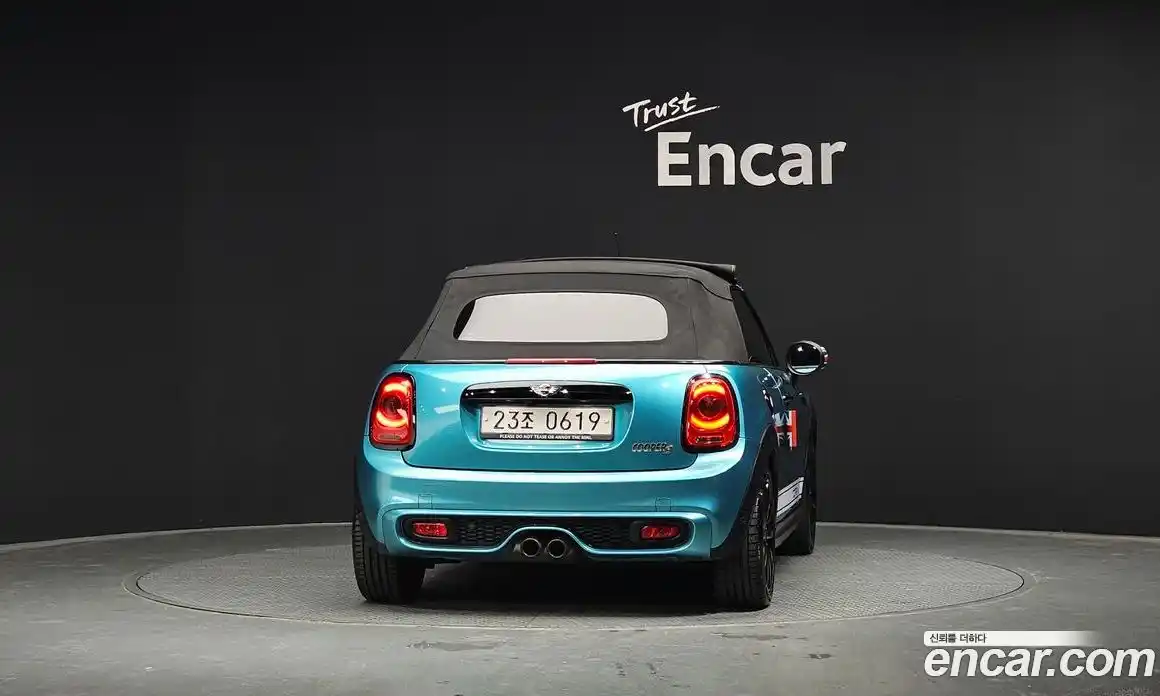 Mini Cooper Convertible 2016 2.0 гидро в Москве № 1293395, фото 4