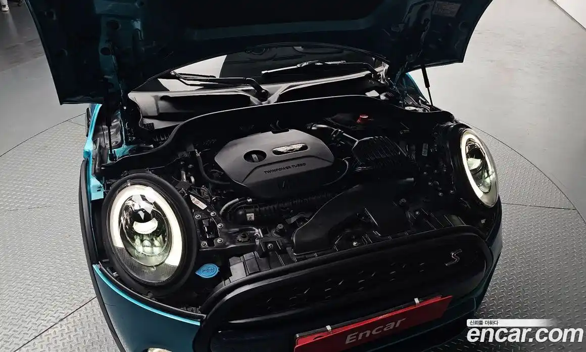 Mini Cooper Convertible 2016 2.0 гидро в Москве № 1293395, фото 6