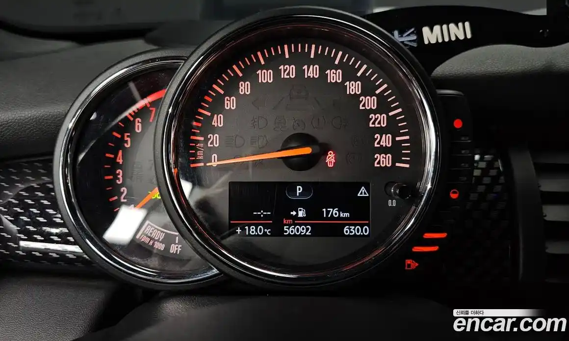 Mini Cooper Convertible 2016 2.0 гидро в Москве № 1293395, фото 8