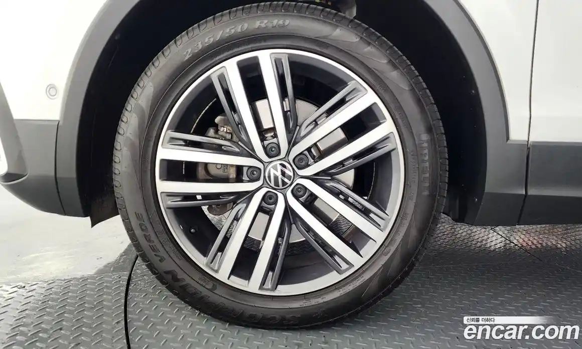 Volkswagen Tiguan 2023 2.0 гидро в Москве № 1293865, фото 5