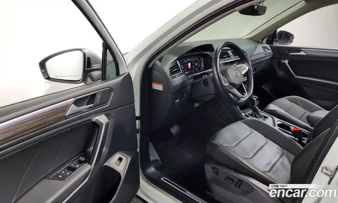 Volkswagen Tiguan 2023 2.0 гидро в Москве № 1293865, фото 10