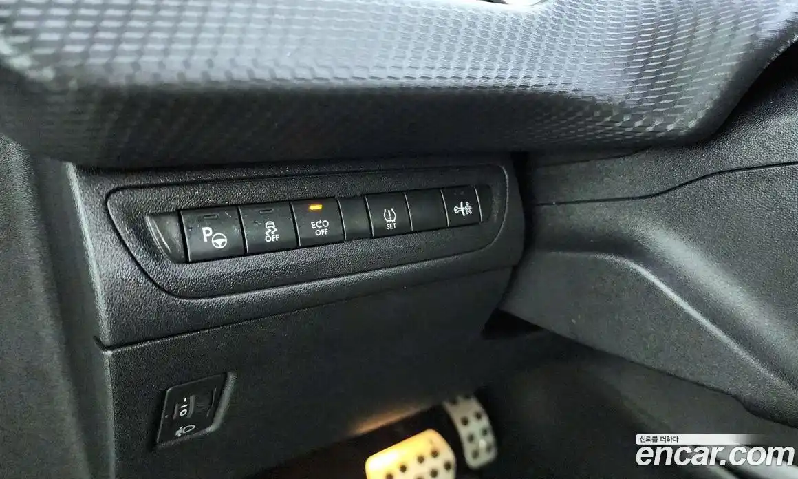 Peugeot 2008 2015 1.6 гидро в Москве № 1295147, фото 16