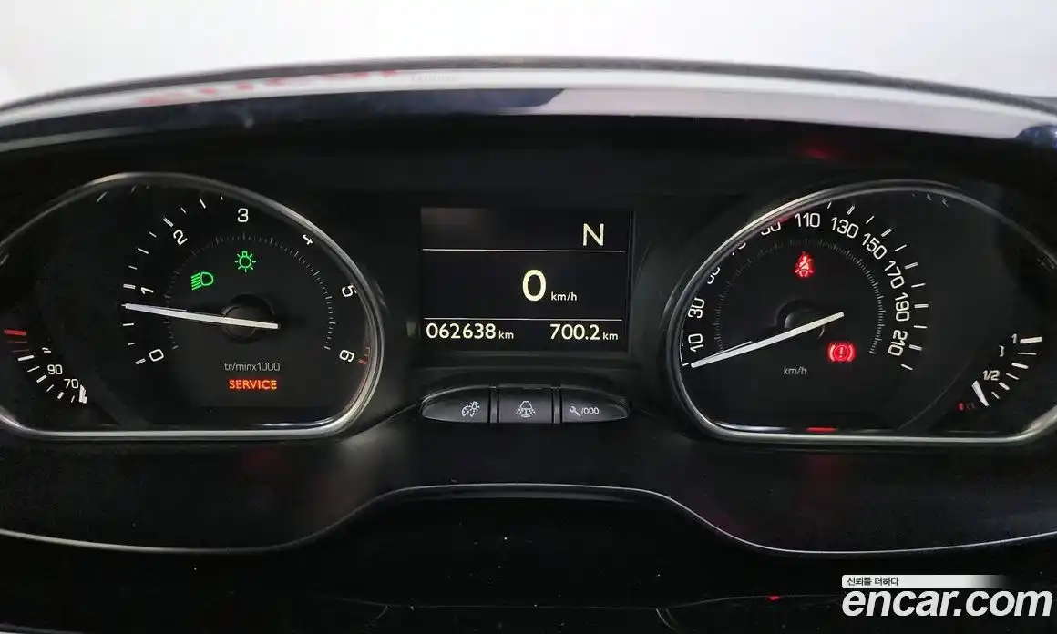 Peugeot 2008 2015 1.6 гидро в Москве № 1295147, фото 8